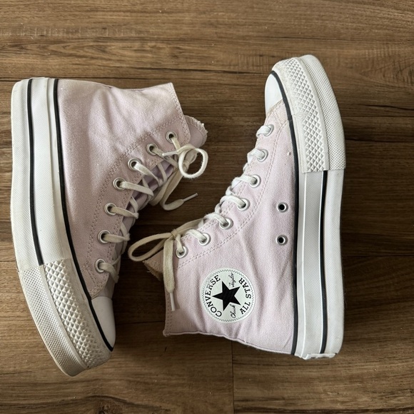 Converse Women's lavender High-Top platform Sneakers size 7 - Picture 3 of 11
